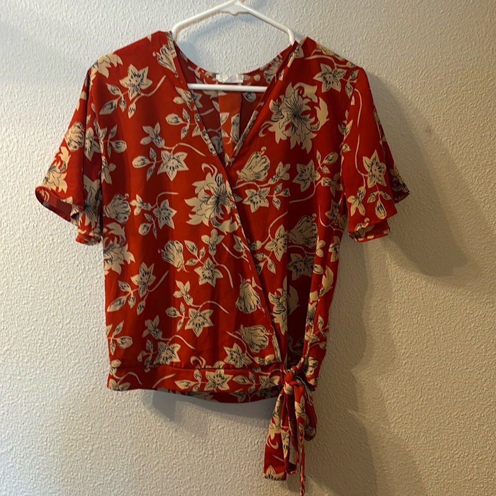 Sienna Sky deep vneck side tie top size XS